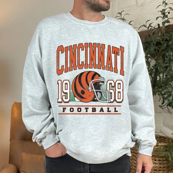 Cincinnati Bengals Football Sweatshirt Vintage Style Cincinnati Football Shirts - Picture 2 of 2